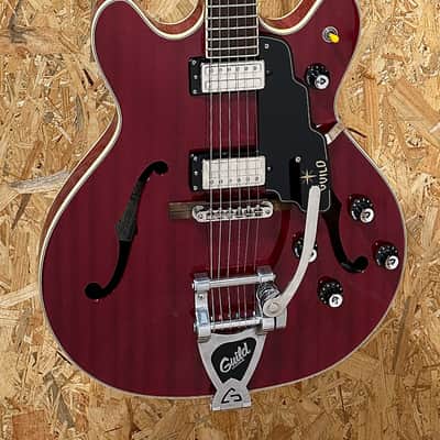 Pre Owned Guild 2014 Newark St. Collection Starfire V - Cherry Red Inc. Case image 3