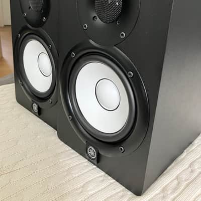 Yamaha HS5 5" Powered Studio Monitor (Pair) 2015 - Present - Black image 1