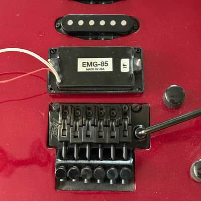 1994 USA Peavey Tracer LT Superstrat HSS Metallic Red + EMG 85 Pickup Project image 9