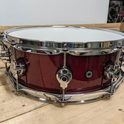 DW Design Series 14x5" Frequent Flyer snare - Red Gloss image 5