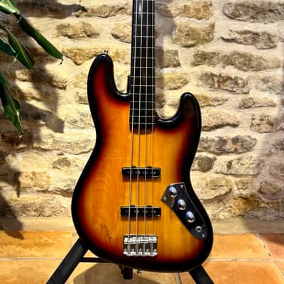 Squier Vintage Modified Jazz Bass Fretless 2007 - 2018 - 3-Color Sunburst image 1