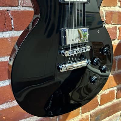 Gibson Les Paul Studio 2022 - Ebony (Inc Gig Bag) image 2