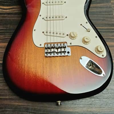 Aria Stratocaster Vintage 1970-1972 - Drei Tone Cherry-Sunburst image 3