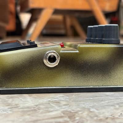 DOD Punkifier FX76 [NOS - New Old Stock, Complete with Box, Manual, Stickers etc] 1995 - 1997 Yellow & Black Matte Airbrush Finish image 19
