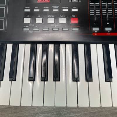 Akai Keyboard Mpk261 image 4