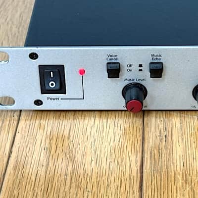 Gemini KM-130 Karaoke Rack Mount Mixer w/ Power Cable , Very Good Condition image 2
