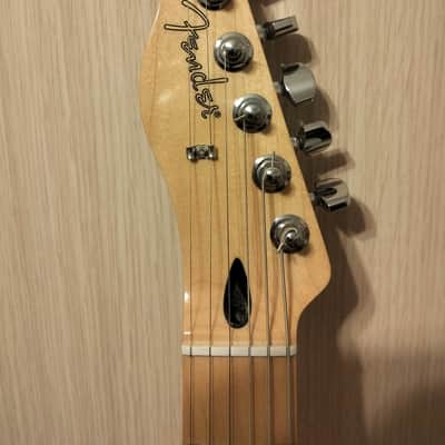 Fender Player Telecaster Left-Handed with Maple Fretboard 2018 - 2024 - 3-Color Sunburst image 2