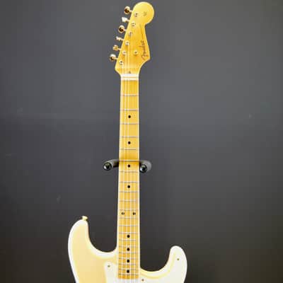 Fender Custom Shop Limited Edition 1954 Hardtail Stratocaster DLX Closet Classic 1-Piece Quartersawn Maple Neck Fingerboard Super/Super Faded Aged Shell Pink image 4