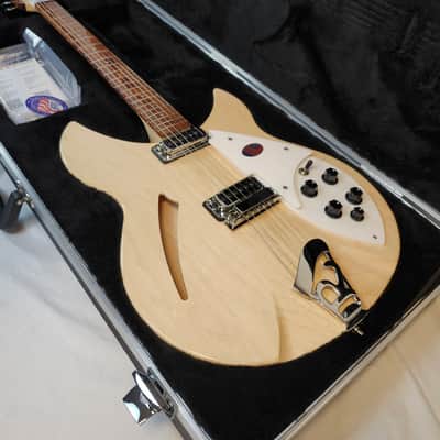 Rickenbacker 330 Maple Glo Semi-Hollow Guitar, w/HSC image 2