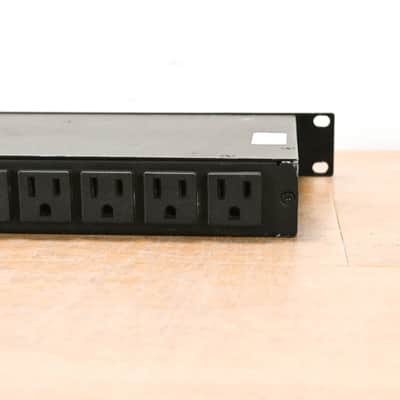 Furman M-8Lx 15A Merit Series Power Conditioner with Lights CG013ZY image 6