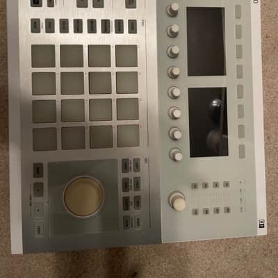 Native Instruments Maschine Studio Drum Machine image 1
