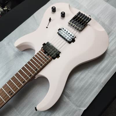 Harley Benton Dullahan-FT 24 Roasted SP Shell Pink Headless Roasted Flame Maple Stainless Frets image 3