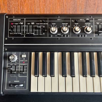 Roland SH-2 vintage analog synthesizer Perfect Working w/ original case image 2