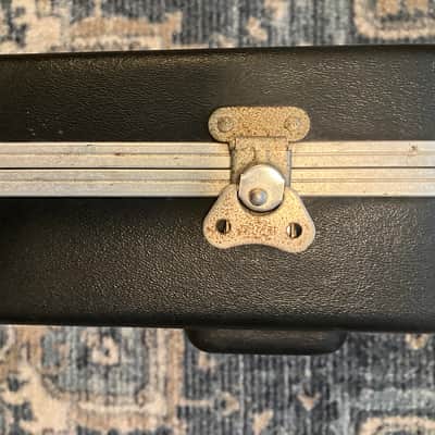 Fender Vintage Molded Hardshell Case for Strat or Tele 70s-80s - Black image 11
