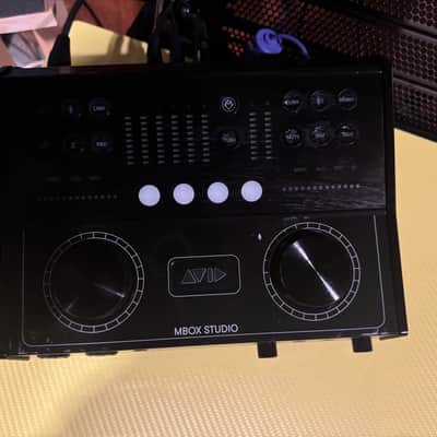 Avid MBox Studio 21x22 USB-C Audio Interface 2022 - Present - Black image 5