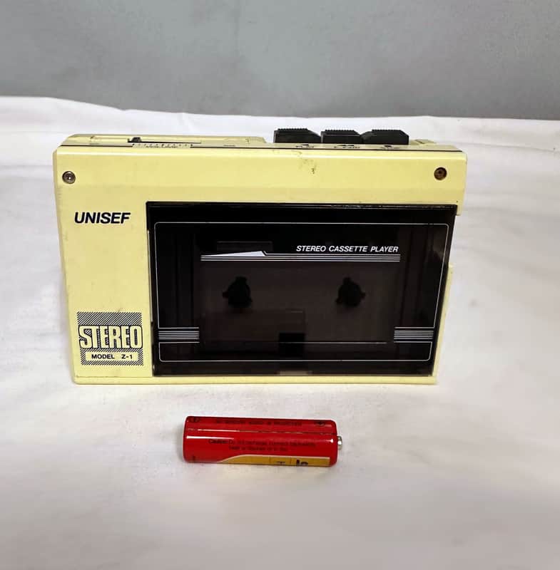 UNISEF Z-1 Vintage Working Portable Cassette Tape Player Stereo
