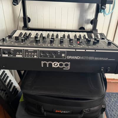 Moog Grandmother Dark 32-Key Semi-Modular Analog Synthesizer 2020 - Present - Black / Black Panel image 2
