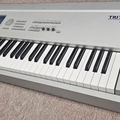 Korg Triton Pro X 88-Key 62-Voice Polyphonic Workstation 1999 - 2000 - Silver image 3