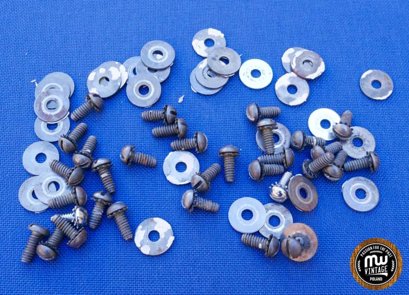 Camco Lugs Mounting Screws 32 Pieces Short image 1