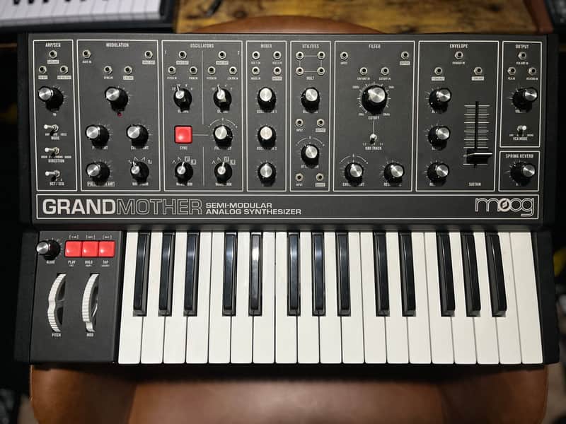 Moog Grandmother Dark 32-Key Semi-Modular Analog Synthesizer 2020 - Present - Black / Black Panel W/ Carrying Case