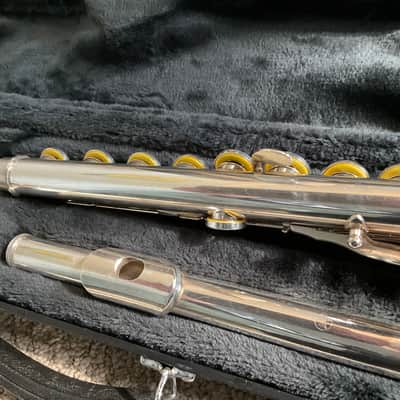 Yamaha Closed Hole Flute All New Pads model 221 image 4