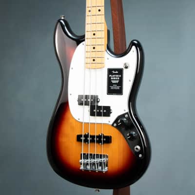 Fender Player II Mustang Bass PJ Maple Fingerboard - 3-Color Sunburst - B-Stock - MX25059268B image 4