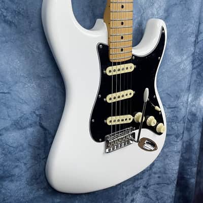 Fender Player Strat Polar White MN +Black Pickguard & Tex-Mex SSS upgrade image 5