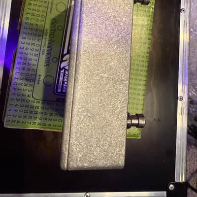 Electro-Harmonix Enigma: Q Balls Envelope Filter For Bass 2009 - 2022 - Green image 5
