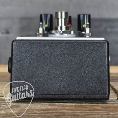 Mint Spaceman Effects Sputnik 1 Silicon Fuzz Pedal - Black Edition image 5