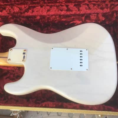 Fender Custom Shop limited edition 57 Vintage Custom Stratocaster,Mary Kay blonde,ash body,100% original,1 owner,COA,all papers,tweed case image 3