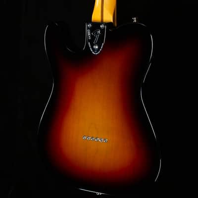 Fender American Vintage II 1977 Telecaster Custom Rosewood Fingerboard 3-Color Sunburst (657) image 2