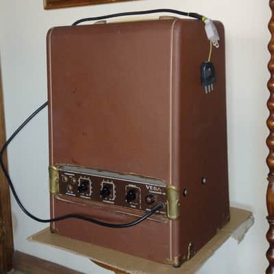 40s VEGA COMMANDER 1x10" combo image 4