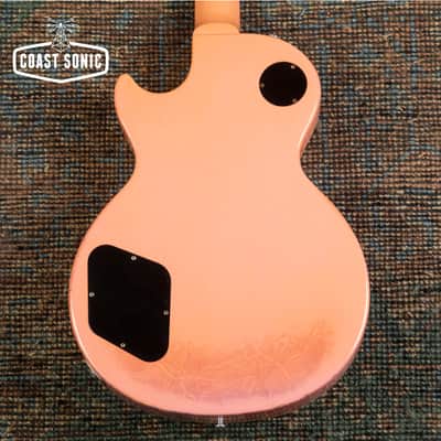 2001 Gibson Custom Shop Limited Edition Playboy Playmate of the year Les Paul w/case image 3