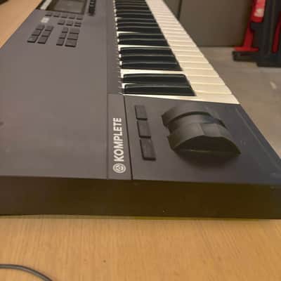 Native Instruments Komplete Kontrol S61 Mk2 2010s - Black image 4