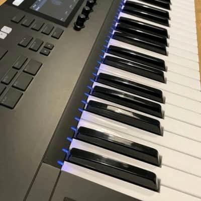 Native Instruments Komplete Kontrol S49 Mk2 + Komplete 12 Bundle image 7