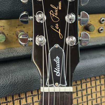 Gibson Les Paul Studio without Fretboard Binding 2022 - Smokehouse Burst image 3