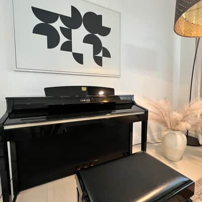 Yamaha Clavinova CLP380 - Polished ebony image 2