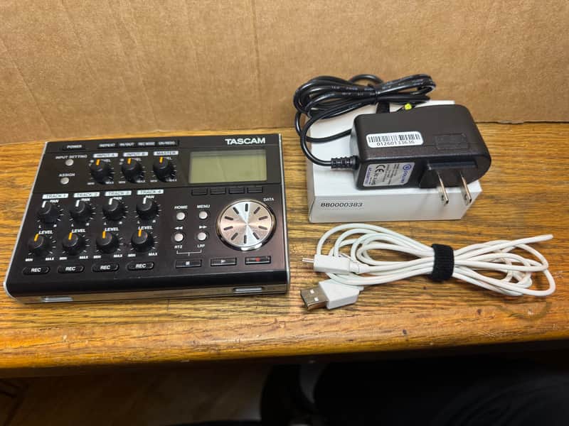 TASCAM DP-004 PocketStudio Portable Recorder please read description image 1