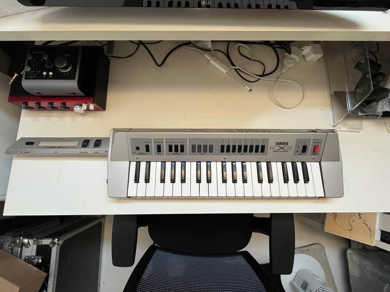 Yamaha KX5 - needs repairing - make an offer image 1