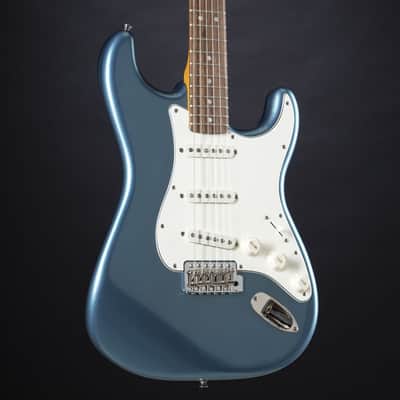 Squier Classic Vibe '60s Stratocaster IL Lake Placid Blue - Electric Guitar image 6
