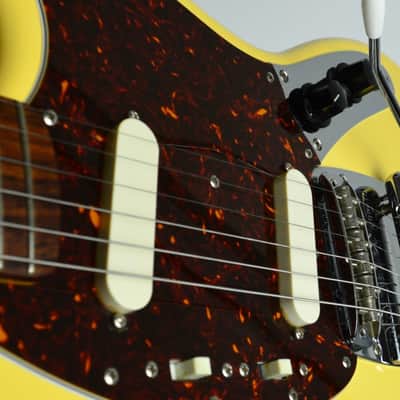 NO AVALAIBLE--- Fender Mustang '69 Reissue CIJ 2004 white image 10