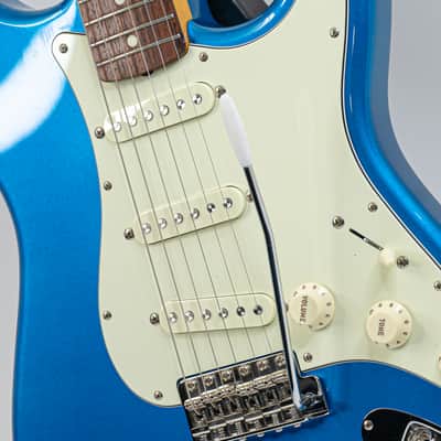 Fender MIJ 2017 Stratocaster in Lake Placid Blue – Minty Clean Classic, Ready to Rip image 3