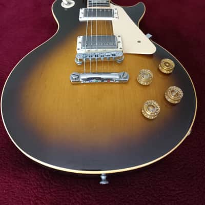 RARE 2-piece top Gibson Les Paul Standard 1981 Tobacco Sunburst with Tim Shaw & Chainsaw case image 2