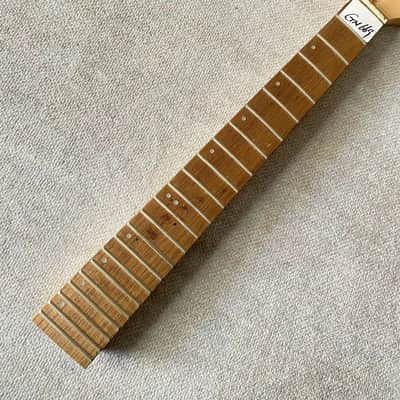 Mitchell Short Scale Mini Guitar Maple Neck, Rosewood 22 Frets Fingerboard image 2
