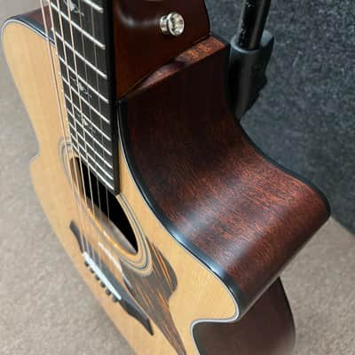 Taylor 314CE Grand Auditorium Acoustic/Electric Guitar with V-Class Bracing, ES2 Pickup & Hardshell Case 2024 - Natural image 7