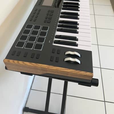 Arturia KeyLab 49 MkIII MIDI Controller with software image 5
