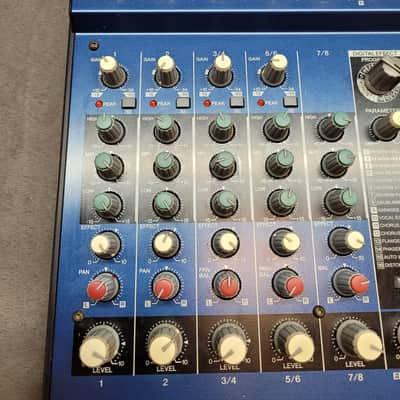 Yamaha MG8/2FX 8-channel Analog Mixer - Blue image 4