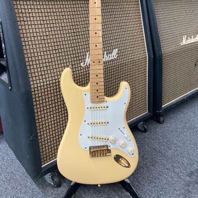 Fender Limited Edition American Professional Stratocaster 2018 - Vintage White/Gold Hardware image 2