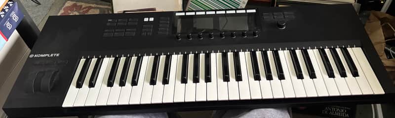 Native Instruments Komplete Kontrol S49 Mk2 2010s - Black image 1