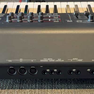 Yamaha MOX8 is an 88-key Keyboard Workstation image 11